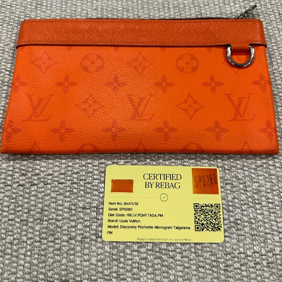 Louis Vuitton Discovery Pochette - Picture 9 of 9